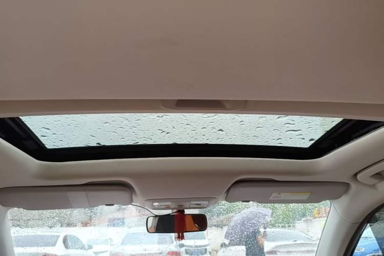 Used Dongfeng Aeolus Yixuan 2023 Mach Edition 1.5L Automatic Chasing Shadow Version Headliner