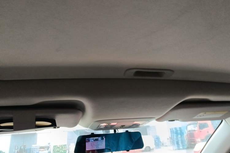Used Dongfeng Aeolus Yixuan 2023 Mach Edition 1.5L Automatic Chasing Shadow Version Headliner