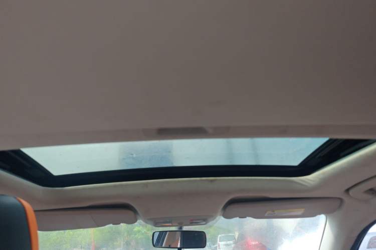 Used Dongfeng Aeolus Yixuan 2023 Mach Edition 1.5L Automatic Chasing Shadow Version Headliner
