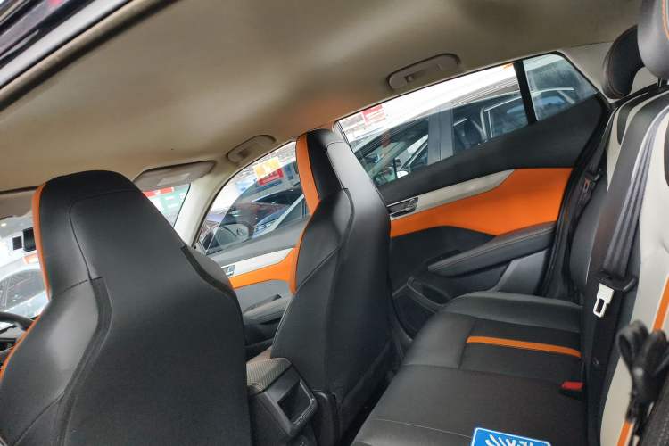 Used Dongfeng Aeolus Yixuan 2023 Mach Edition 1.5L Automatic Chasing Wind Version Headliner