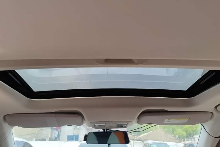 Used Dongfeng Aeolus Yixuan 2023 Mach Edition 1.5L Automatic Chasing Shadow Version Headliner
