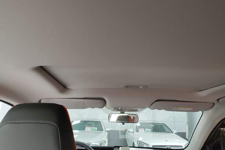 Used Dongfeng Aeolus Yixuan 2023 Mach Edition 1.5L Automatic Chasing Shadow Version Headliner