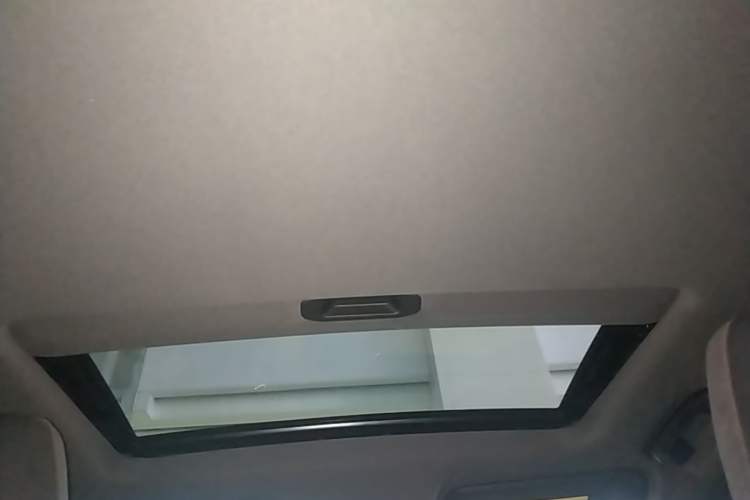 Used Dongfeng Aeolus Yixuan 2023 Mach Edition 1.5T Automatic Pursuit Rider Version Headliner