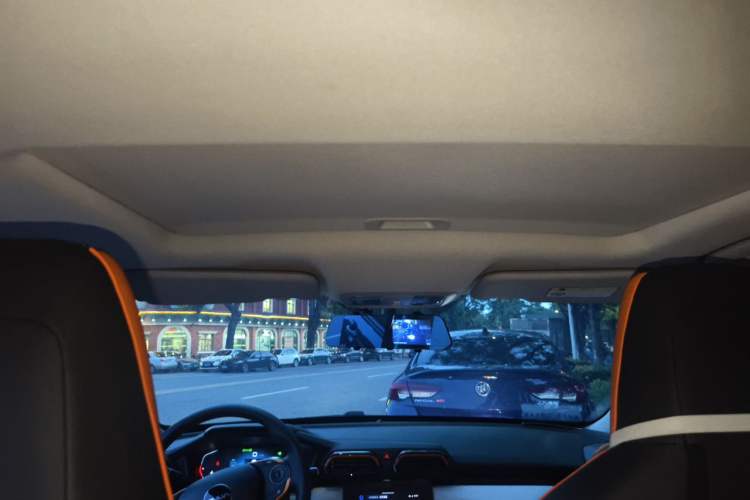 Used Dongfeng Aeolus Yixuan 2023 Mach Edition 1.5L Automatic Chasing Shadow Version Headliner