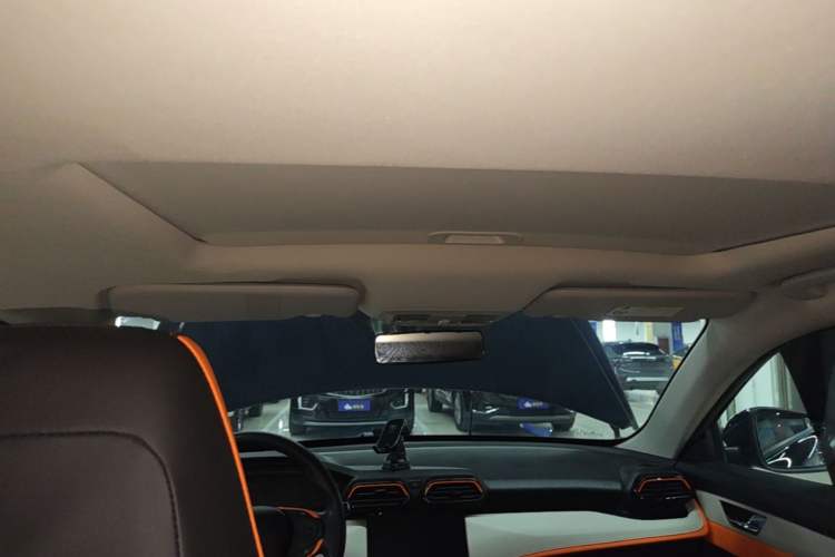 Used Dongfeng Aeolus Yixuan 2023 Mach Edition 1.5L Automatic Chasing Shadow Version Headliner