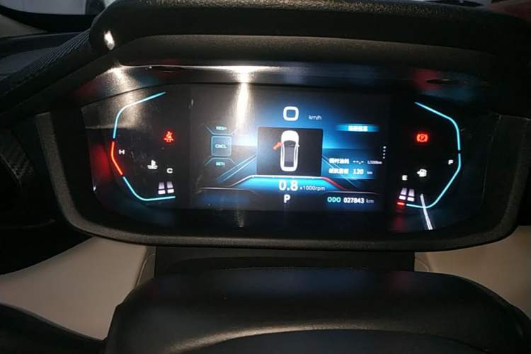 Used Dongfeng Aeolus Yixuan 2023 Mach Edition 1.5L Automatic Chasing Wind Version Instrument Cluster