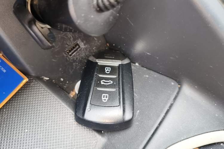 Used Dongfeng Aeolus Yixuan 2023 Mach Edition 1.5L Automatic Chasing Shadow Version Interior 1