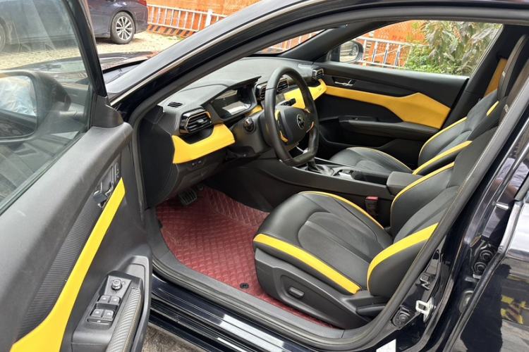 Used Dongfeng Aeolus Yixuan 2023 Mach Edition 1.5T Automatic Pursuit Rider Version Interior 4