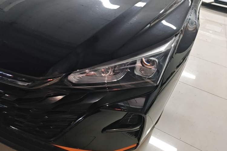 Used Dongfeng Aeolus Yixuan 2023 Mach Edition 1.5L Automatic Chasing Wind Version Left Front Headlight