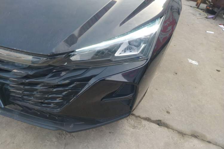 Used Dongfeng Aeolus Yixuan 2023 Mach Edition 1.5T Automatic Pursuit Rider Version Left Front Headlight