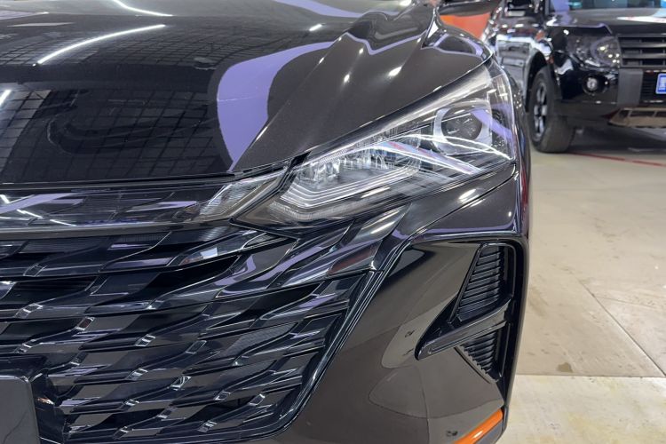 Used Dongfeng Aeolus Yixuan 2023 Mach Edition 1.5L Automatic Chasing Wind Version Left Front Headlight