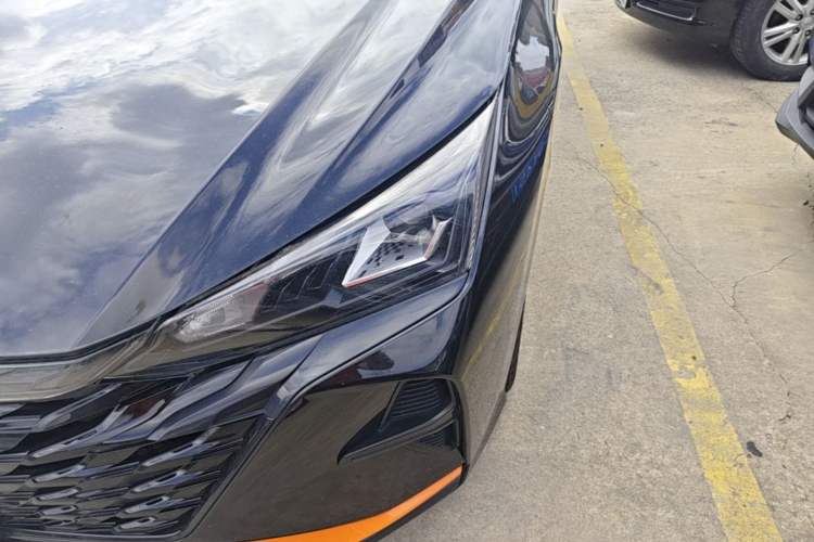 Used Dongfeng Aeolus Yixuan 2023 Mach Edition 1.5L Automatic Chasing Shadow Version Left Front Headlight