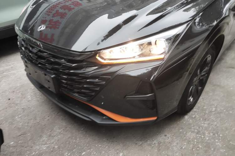 Used Dongfeng Aeolus Yixuan 2023 Mach Edition 1.5L Automatic Chasing Wind Version Left Front Headlight