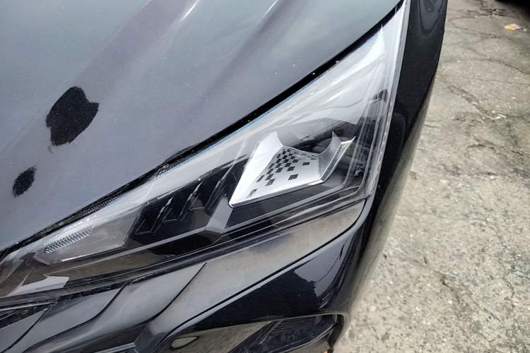 Used Dongfeng Aeolus Yixuan 2023 Mach Edition 1.5L Automatic Chasing Shadow Version Left Front Headlight