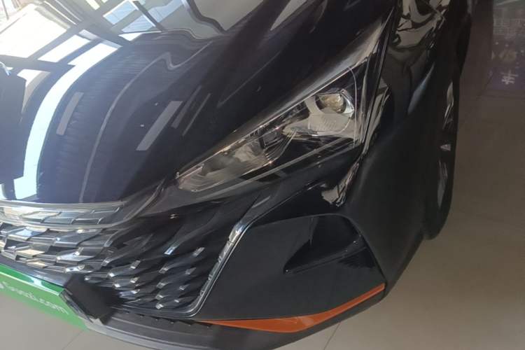 Used Dongfeng Aeolus Yixuan 2023 Mach Edition 1.5L Automatic Chasing Wind Version Left Front Headlight