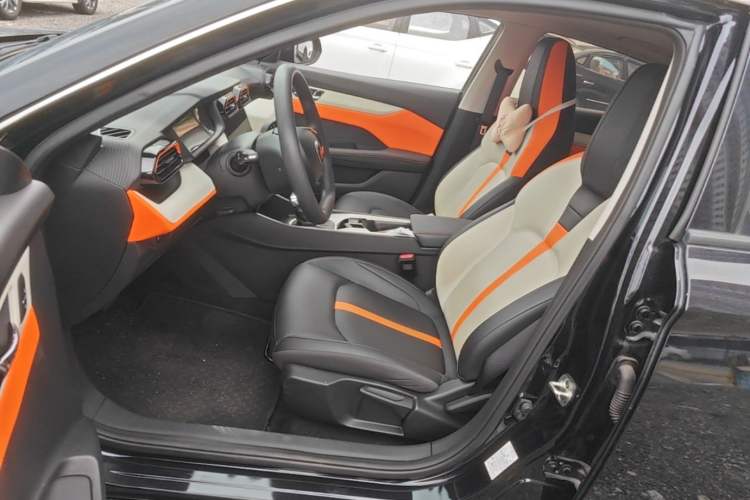Used Dongfeng Aeolus Yixuan 2023 Mach Edition 1.5L Automatic Chasing Shadow Version Left Front Seat