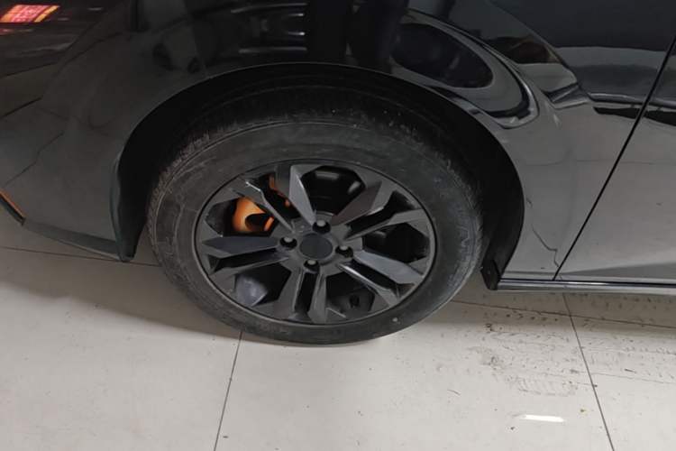 Used Dongfeng Aeolus Yixuan 2023 Mach Edition 1.5L Automatic Chasing Wind Version Left Front Wheel Hub