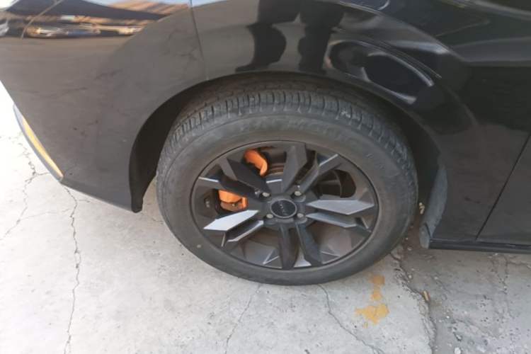 Used Dongfeng Aeolus Yixuan 2023 Mach Edition 1.5L Automatic Chasing Shadow Version Left Front Wheel Hub