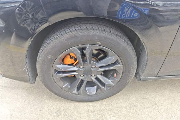 Used Dongfeng Aeolus Yixuan 2023 Mach Edition 1.5L Automatic Chasing Shadow Version Left Front Wheel Hub