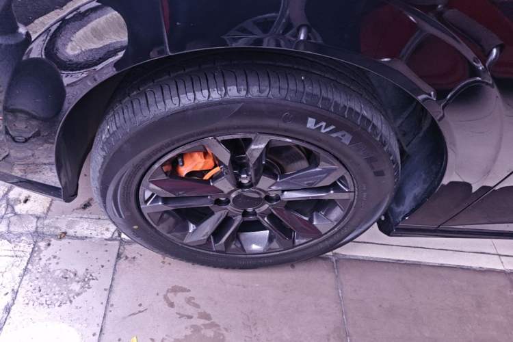 Used Dongfeng Aeolus Yixuan 2023 Mach Edition 1.5L Automatic Chasing Wind Version Left Front Wheel Hub