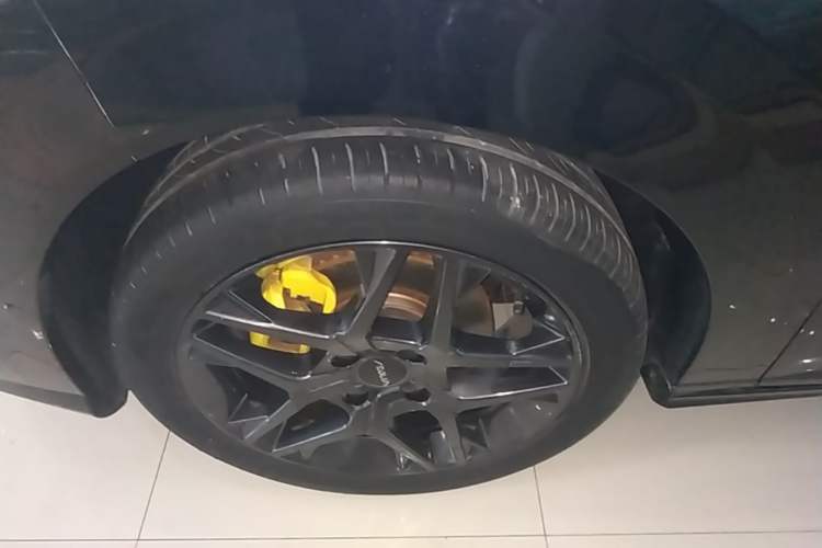 Used Dongfeng Aeolus Yixuan 2023 Mach Edition 1.5T Automatic Pursuit Rider Version Left Front Wheel Hub