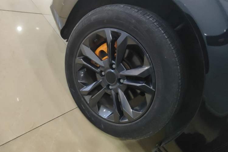 Used Dongfeng Aeolus Yixuan 2023 1.5L Automatic Glory Edition Left Front Wheel Hub