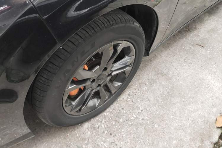 Used Dongfeng Aeolus Yixuan 2023 Mach Edition 1.5L Automatic Chasing Wind Version Left Front Wheel Hub
