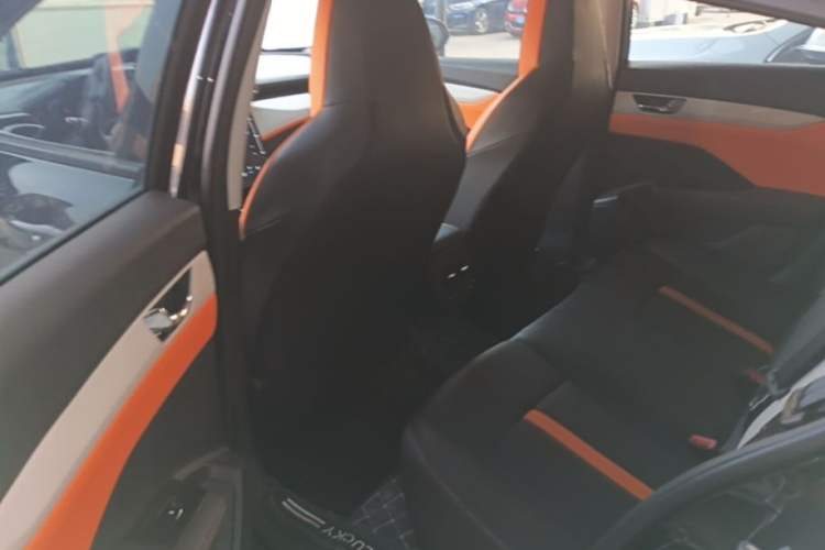 Used Dongfeng Aeolus Yixuan 2023 Mach Edition 1.5L Automatic Chasing Shadow Version Left Rear Seat