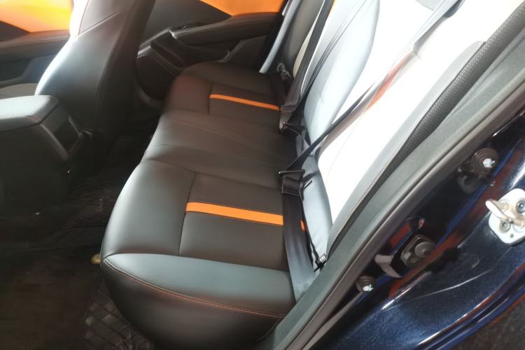 Used Dongfeng Aeolus Yixuan 2023 Mach Edition 1.5L Automatic Chasing Wind Version Left Rear Seat