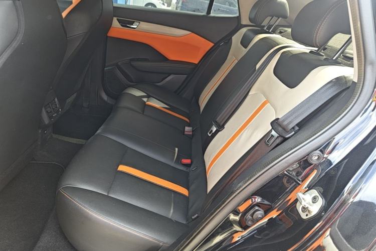 Used Dongfeng Aeolus Yixuan 2023 Mach Edition 1.5L Automatic Chasing Shadow Version Left Rear Seat