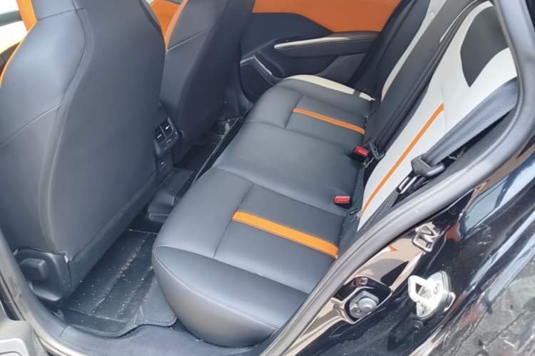 Used Dongfeng Aeolus Yixuan 2023 Mach Edition 1.5L Automatic Chasing Shadow Version Left Rear Seat