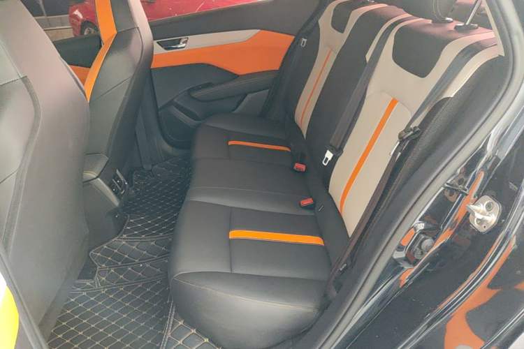 Used Dongfeng Aeolus Yixuan 2023 Mach Edition 1.5L Automatic Chasing Shadow Version Left Rear Seat