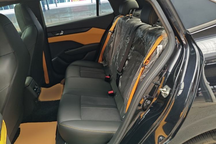 Used Dongfeng Aeolus Yixuan 2023 Mach Edition 1.5T Automatic Pursuit Rider Version Left Rear Seat