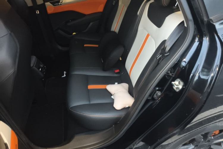 Used Dongfeng Aeolus Yixuan 2023 Mach Edition 1.5L Automatic Chasing Shadow Version Left Rear Seat