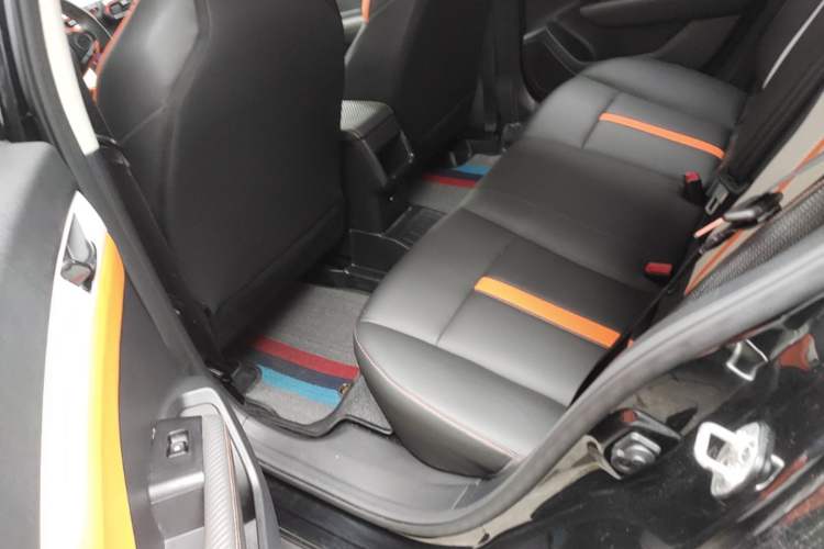 Used Dongfeng Aeolus Yixuan 2023 Mach Edition 1.5L Automatic Chasing Wind Version Left Rear Seat