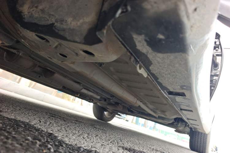 Used Dongfeng Aeolus Yixuan 2023 Mach Edition 1.5L Automatic Chasing Wind Version Left Side Sill