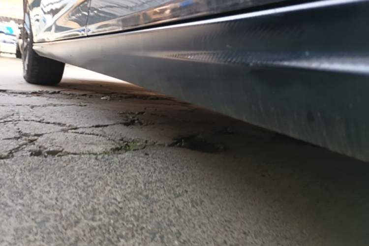 Used Dongfeng Aeolus Yixuan 2023 Mach Edition 1.5L Automatic Chasing Shadow Version Left Side Sill