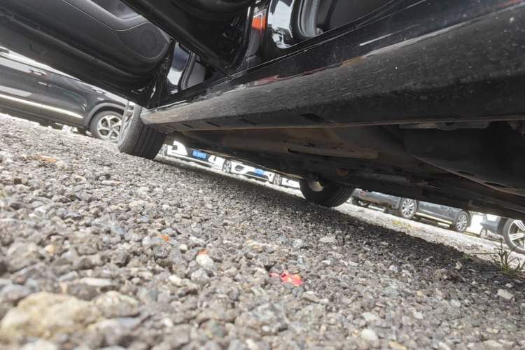 Used Dongfeng Aeolus Yixuan 2023 Mach Edition 1.5L Automatic Chasing Shadow Version Left Side Sill