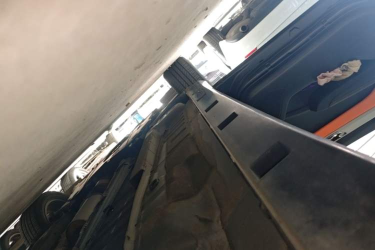 Used Dongfeng Aeolus Yixuan 2023 Mach Edition 1.5L Automatic Chasing Shadow Version Left Side Sill