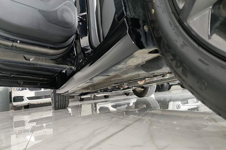 Used Dongfeng Aeolus Yixuan 2023 Mach Edition 1.5L Automatic Chasing Shadow Version Left Side Sill