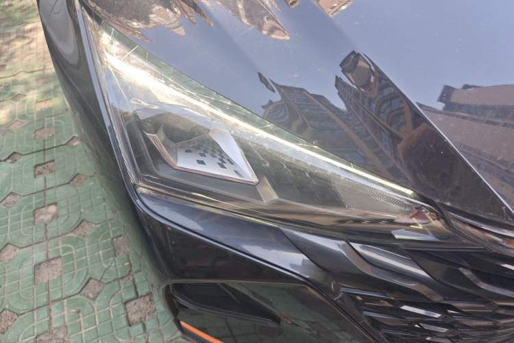 Used Dongfeng Aeolus Yixuan 2023 Mach Edition 1.5L Automatic Chasing Shadow Version Right Front Headlight