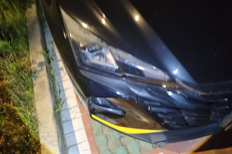 Used Dongfeng Aeolus Yixuan 2023 Mach Edition 1.5T Automatic Pursuit Rider Version Right Front Headlight