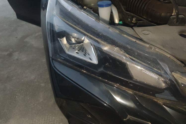 Used Dongfeng Aeolus Yixuan 2023 Mach Edition 1.5L Automatic Chasing Shadow Version Right Front Headlight