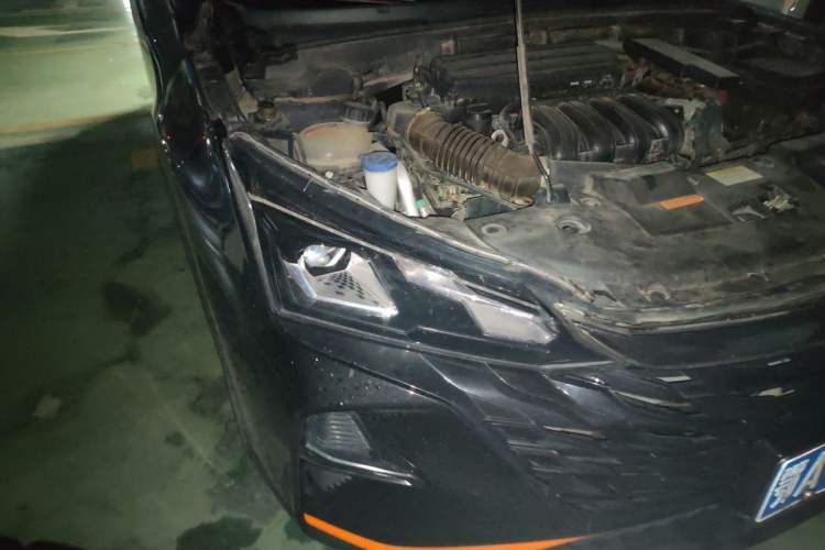 Used Dongfeng Aeolus Yixuan 2023 Mach Edition 1.5L Automatic Chasing Shadow Version Right Front Headlight