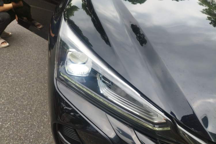 Used Dongfeng Aeolus Yixuan 2023 1.5L Automatic Glory Edition Right Front Headlight
