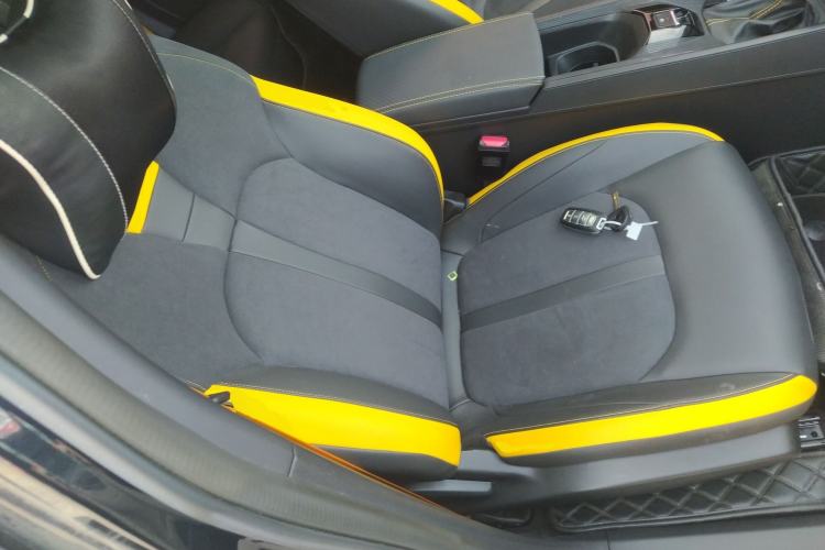 Used Dongfeng Aeolus Yixuan 2023 Mach Edition 1.5T Automatic Pursuit Rider Version Right Front Seat