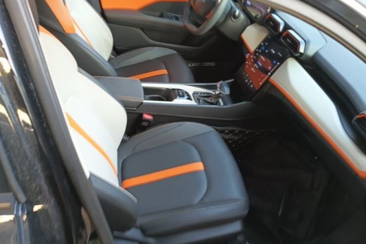 Used Dongfeng Aeolus Yixuan 2023 Mach Edition 1.5L Automatic Chasing Shadow Version Right Front Seat