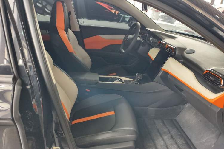 Used Dongfeng Aeolus Yixuan 2023 Mach Edition 1.5L Automatic Chasing Wind Version Right Front Seat
