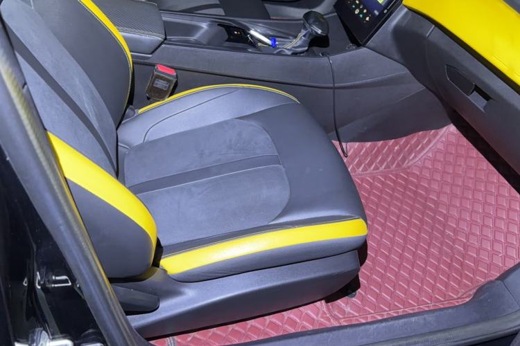 Used Dongfeng Aeolus Yixuan 2023 Mach Edition 1.5T Automatic Pursuit Rider Version Right Front Seat