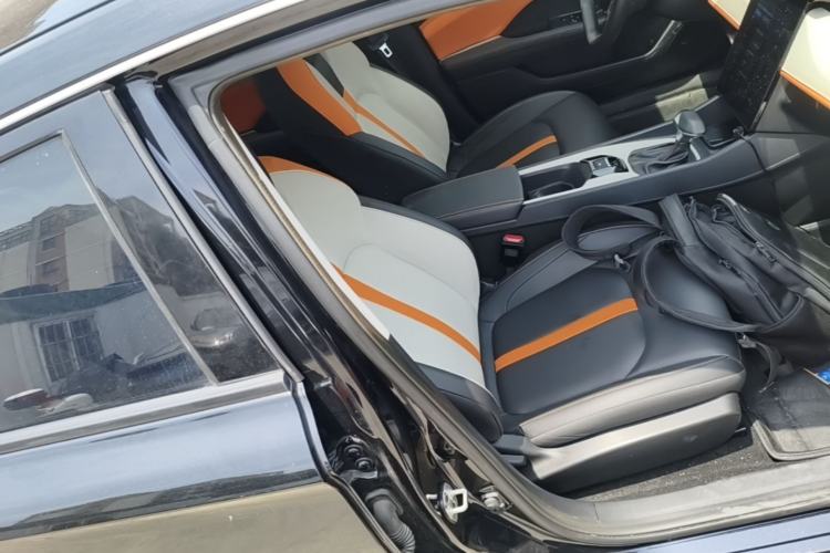 Used Dongfeng Aeolus Yixuan 2023 Mach Edition 1.5L Automatic Chasing Shadow Version Right Front Seat